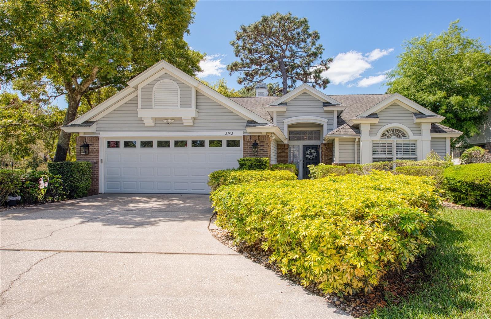 Single Family Residence in PALM HARBOR, FL - Daniel Dourado