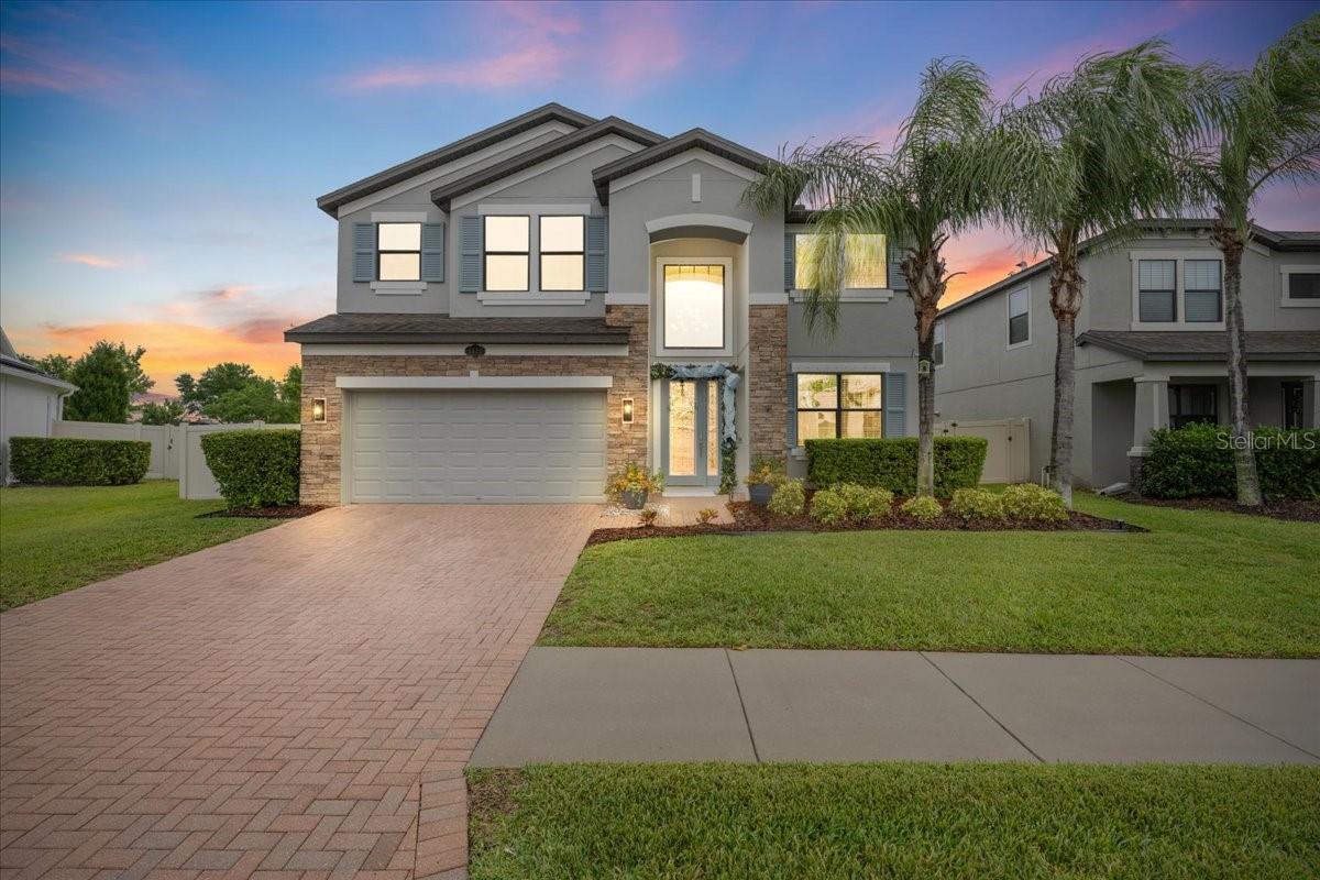 Single Family Residence in LUTZ, FL - Daniel Dourado