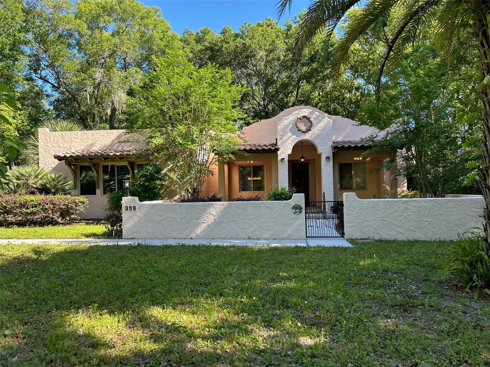 Single Family Residence in LAKE HELEN, FL - Daniel Dourado