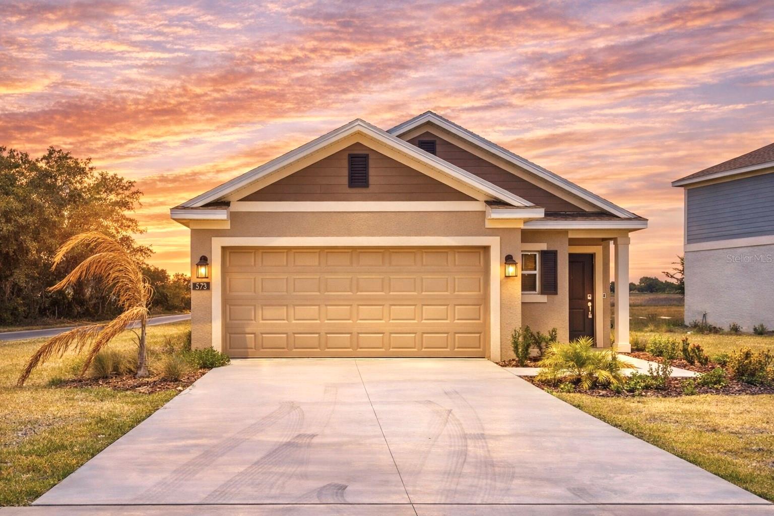 Single Family Residence in LAKE WALES, FL - Daniel Dourado