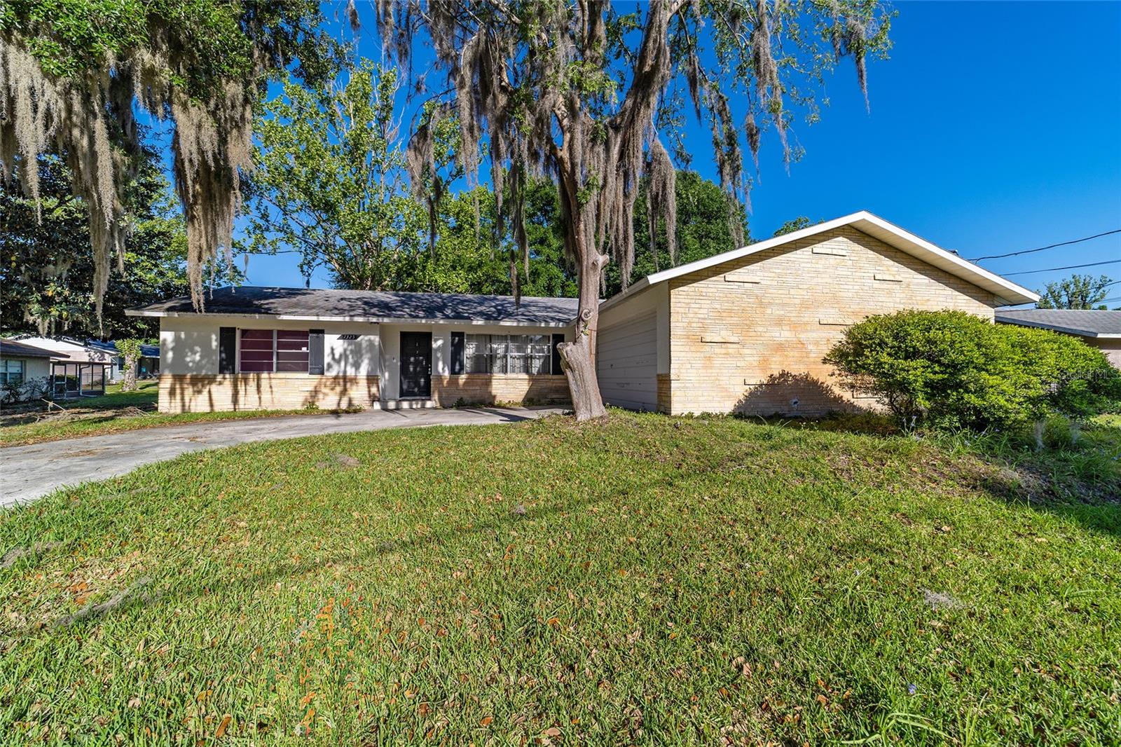 Single Family Residence in OCALA, FL - Daniel Dourado