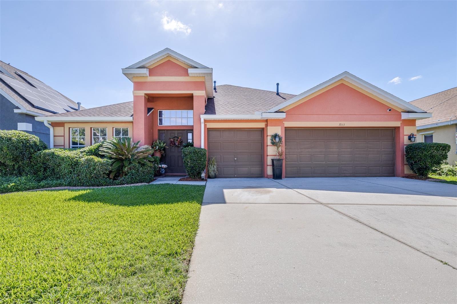 Single Family Residence em APOLLO BEACH, FL - Daniel Dourado