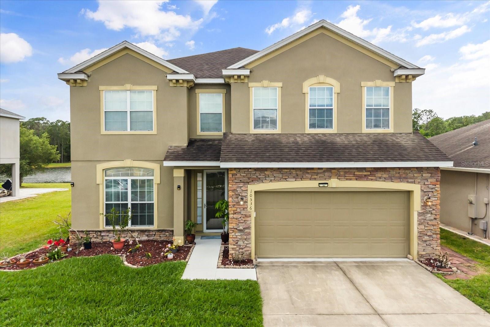 Single Family Residence in ORLANDO, FL - Daniel Dourado