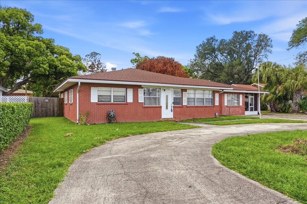 Single Family Residence in LAKELAND, FL - Daniel Dourado