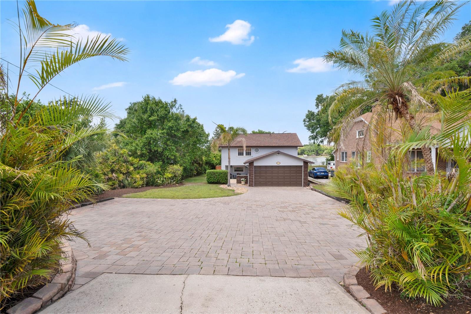 Single Family Residence in ORLANDO, FL - Daniel Dourado