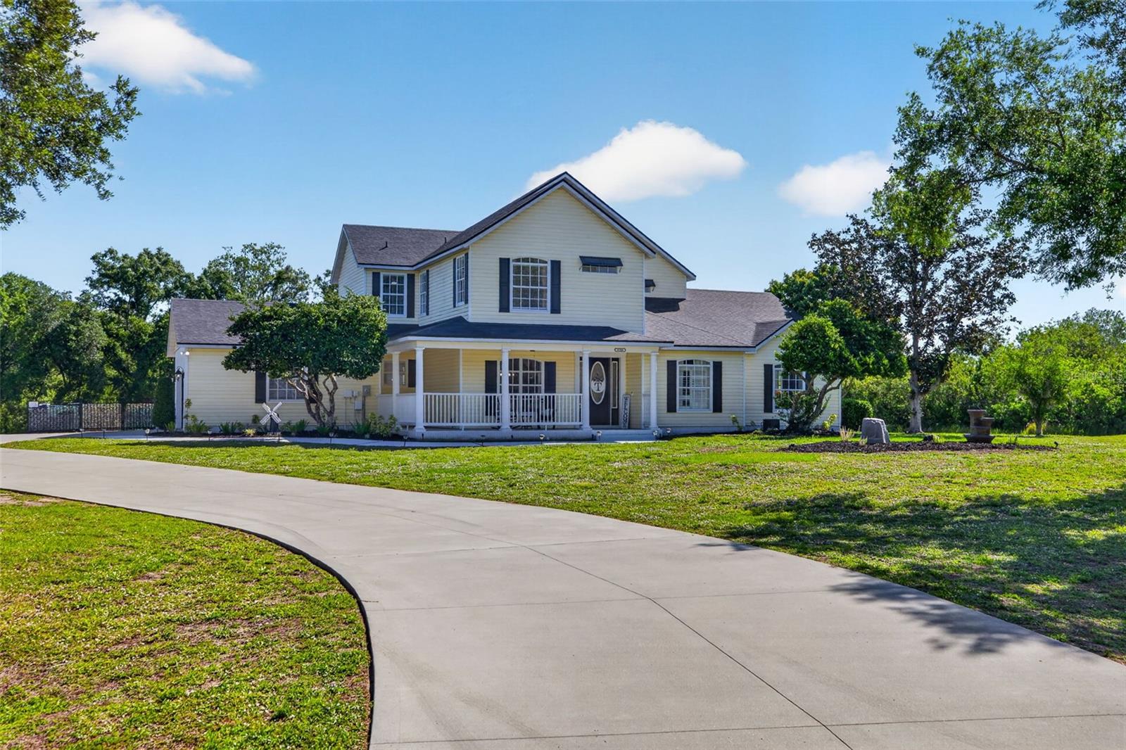 Single Family Residence in PARRISH, FL - Daniel Dourado