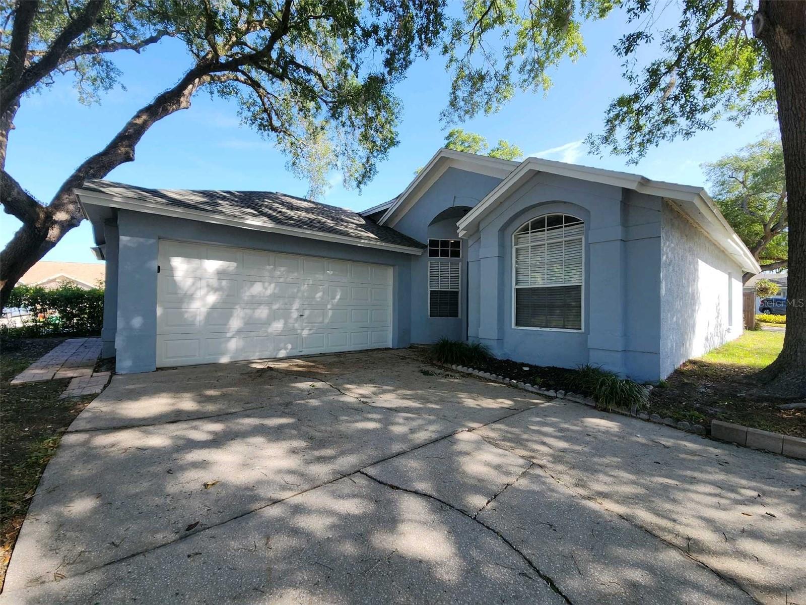 Single Family Residence in TEMPLE TERRACE, FL - Daniel Dourado