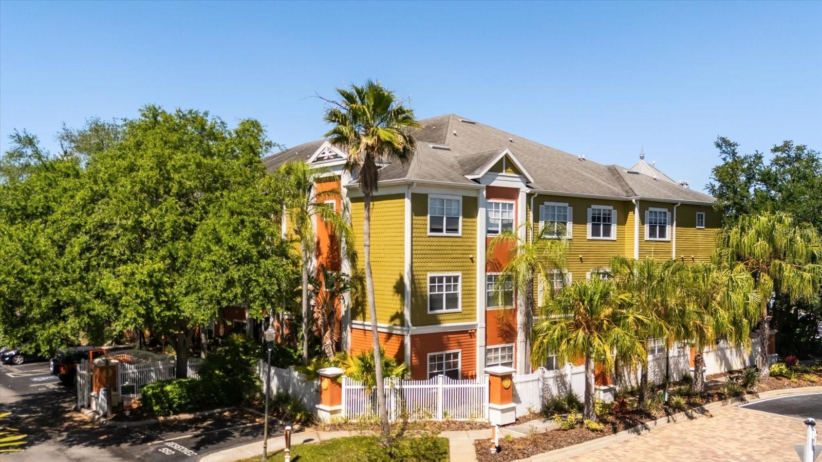 Condominium in TAMPA, FL - Daniel Dourado