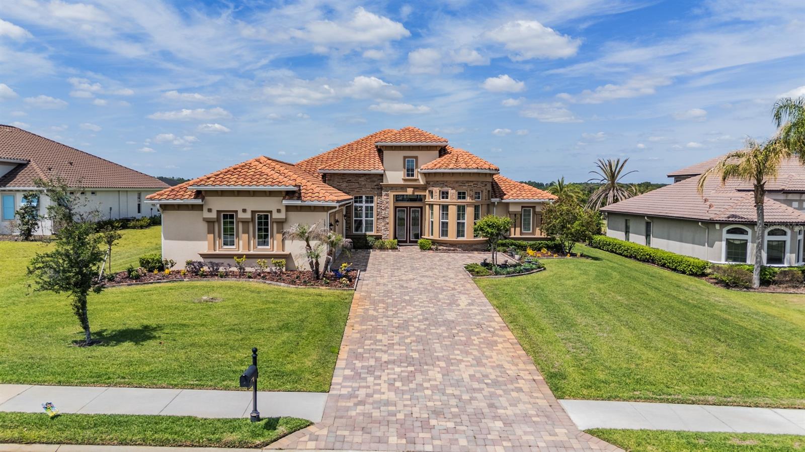 Single Family Residence in DADE CITY, FL - Daniel Dourado