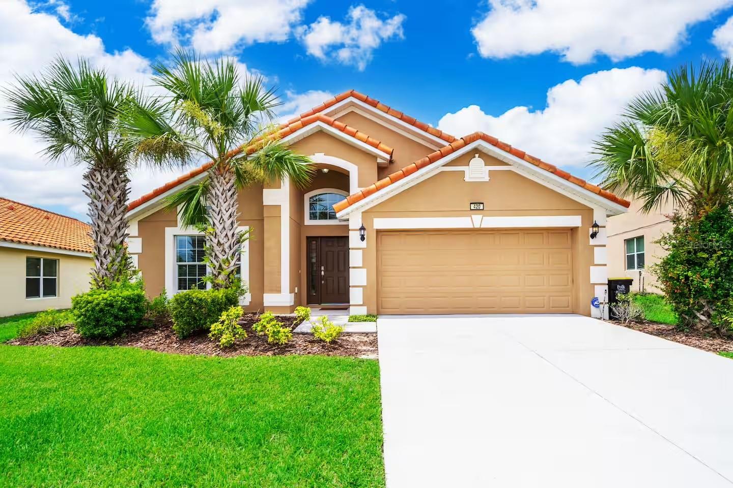 Single Family Residence in DAVENPORT, FL - Daniel Dourado