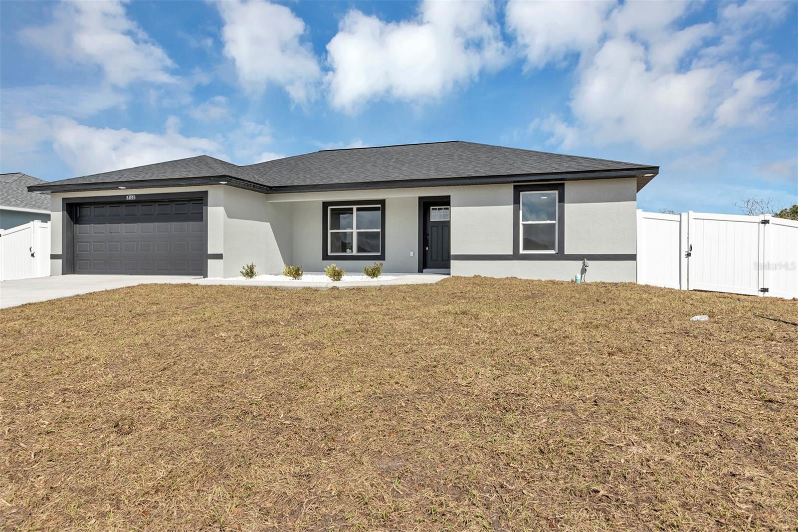 Single Family Residence em SUMMERFIELD, FL - Daniel Dourado