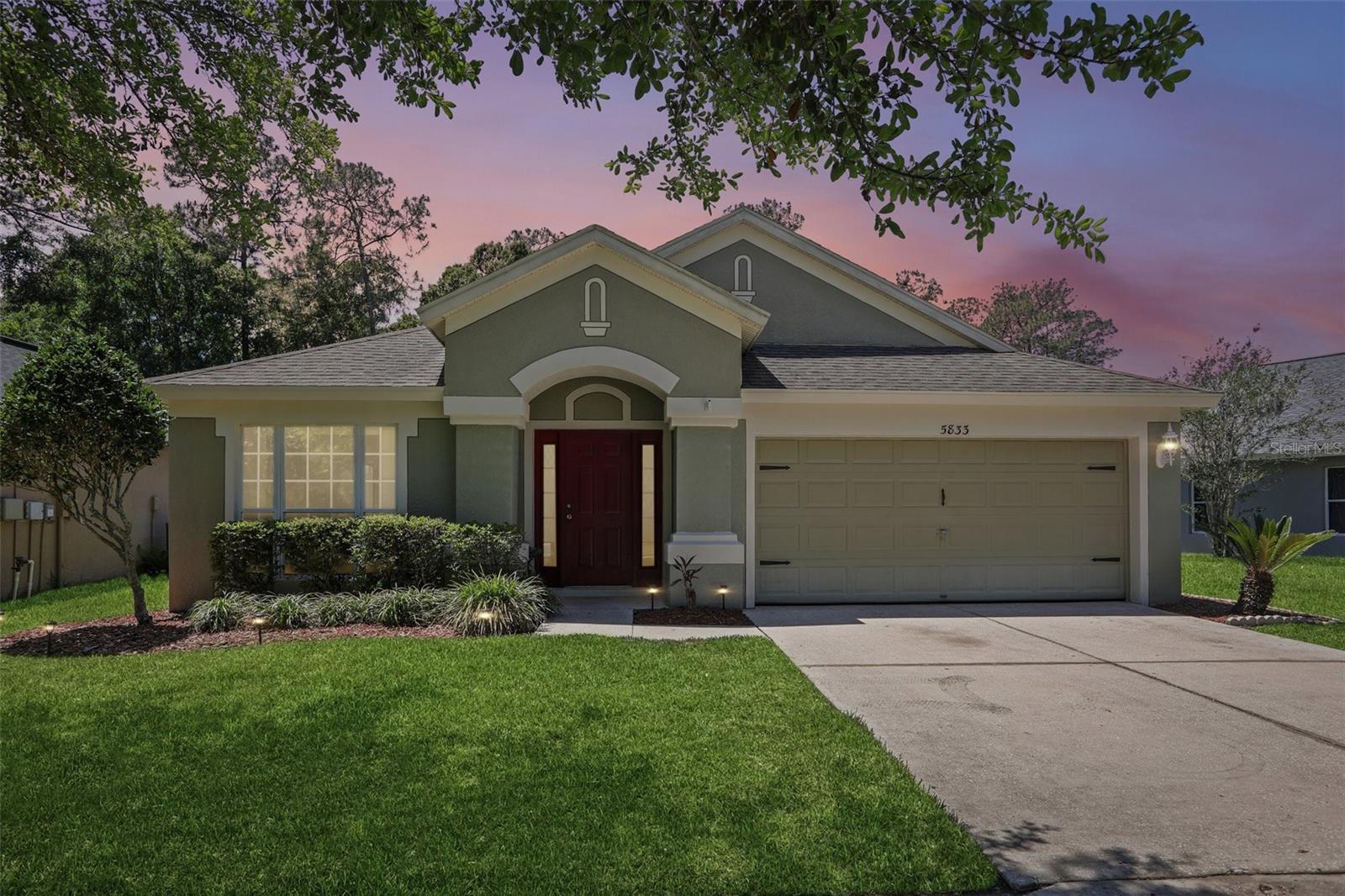 Single Family Residence in WESLEY CHAPEL, FL - Daniel Dourado