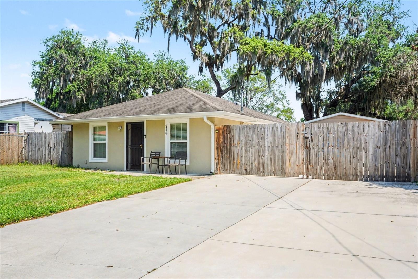 Single Family Residence in FORT MEADE, FL - Daniel Dourado