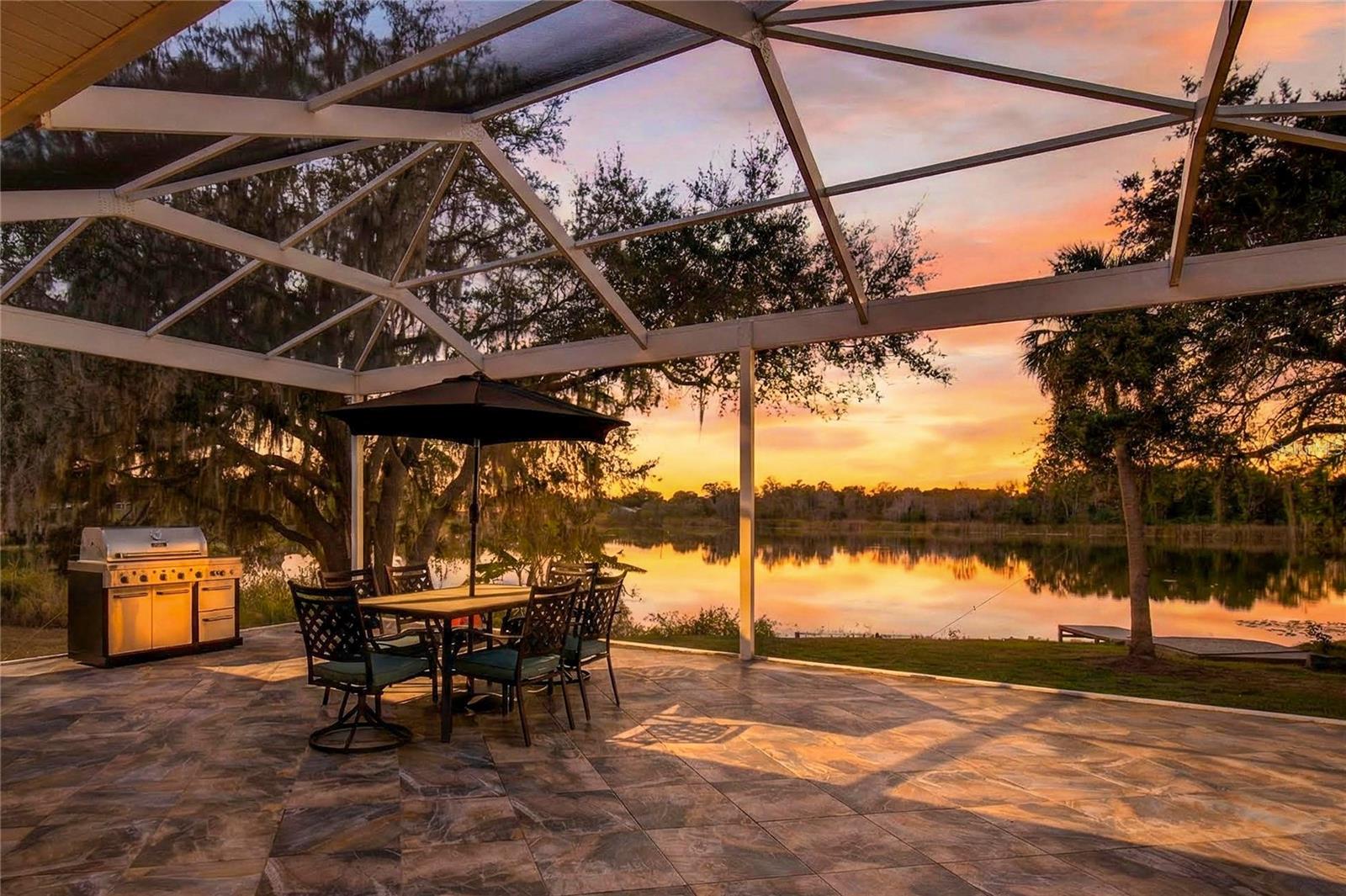 Single Family Residence em UMATILLA, FL - Daniel Dourado