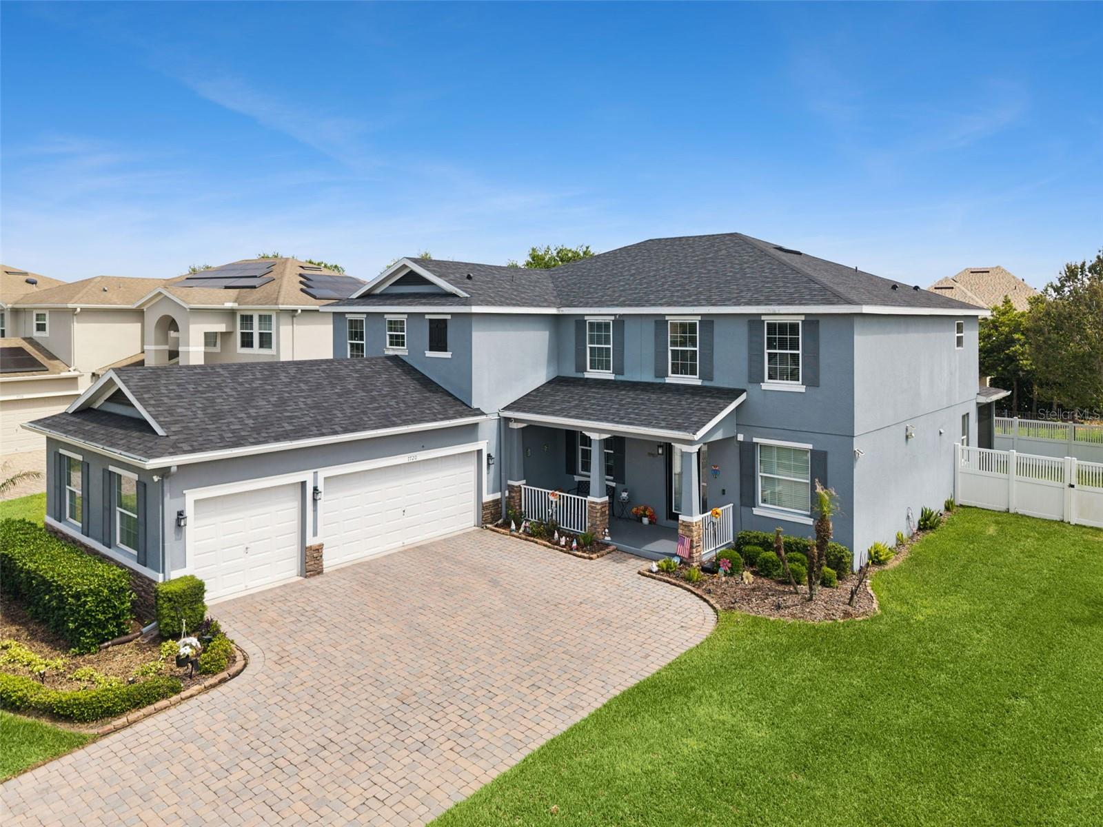 Single Family Residence in WINTER GARDEN, FL - Daniel Dourado