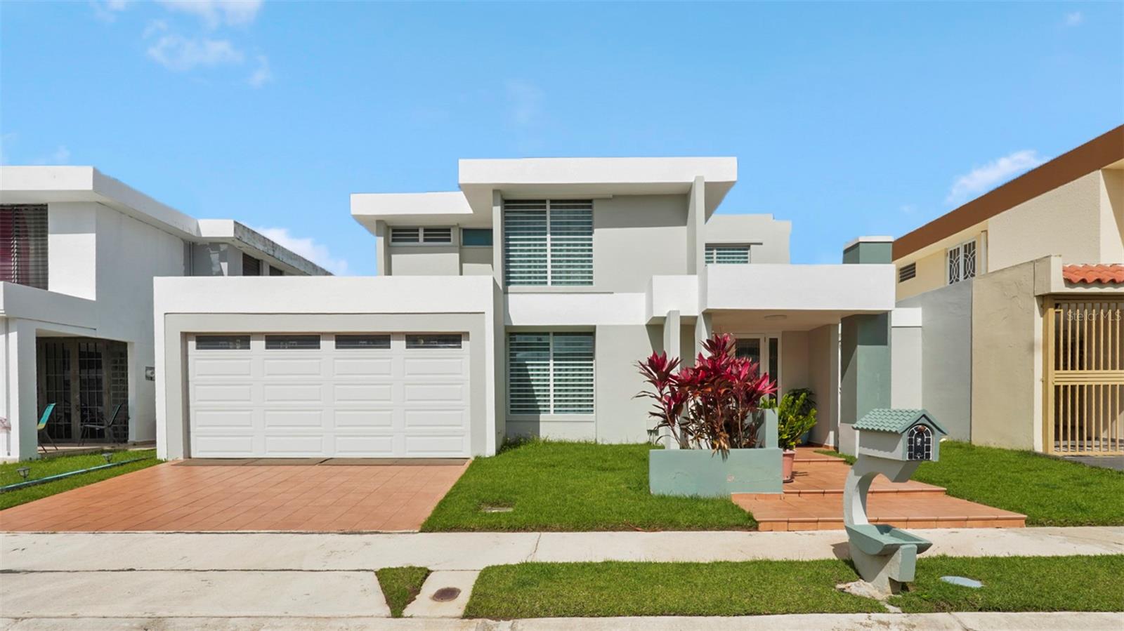 Single Family Residence em CAROLINA, PR - Daniel Dourado