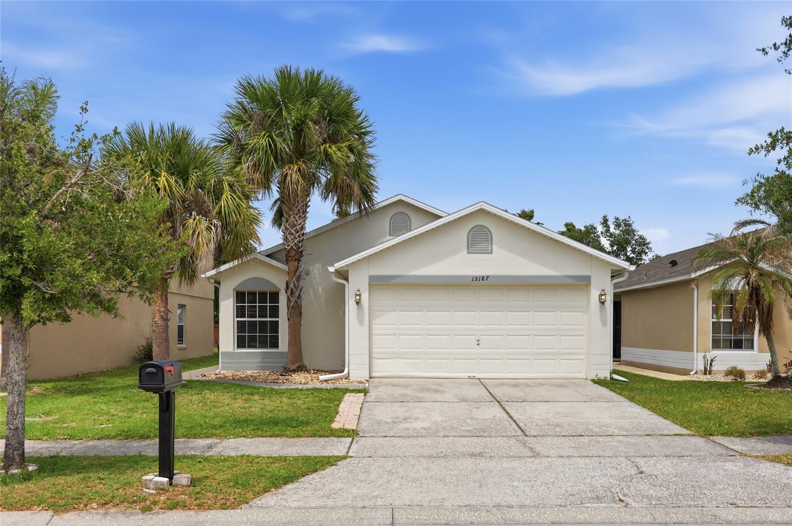 Single Family Residence in WINTER GARDEN, FL - Daniel Dourado