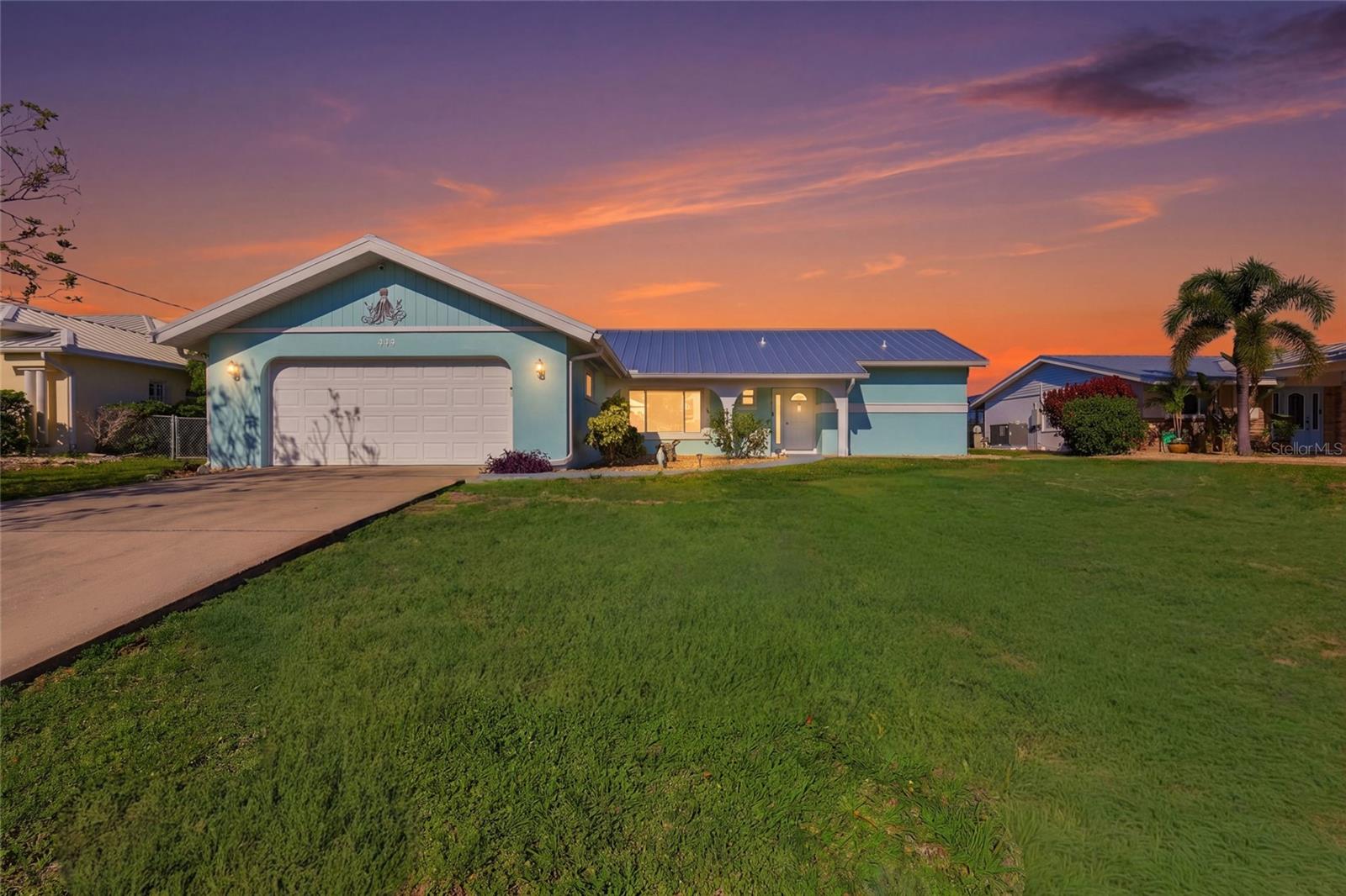 Single Family Residence in PORT CHARLOTTE, FL - Daniel Dourado