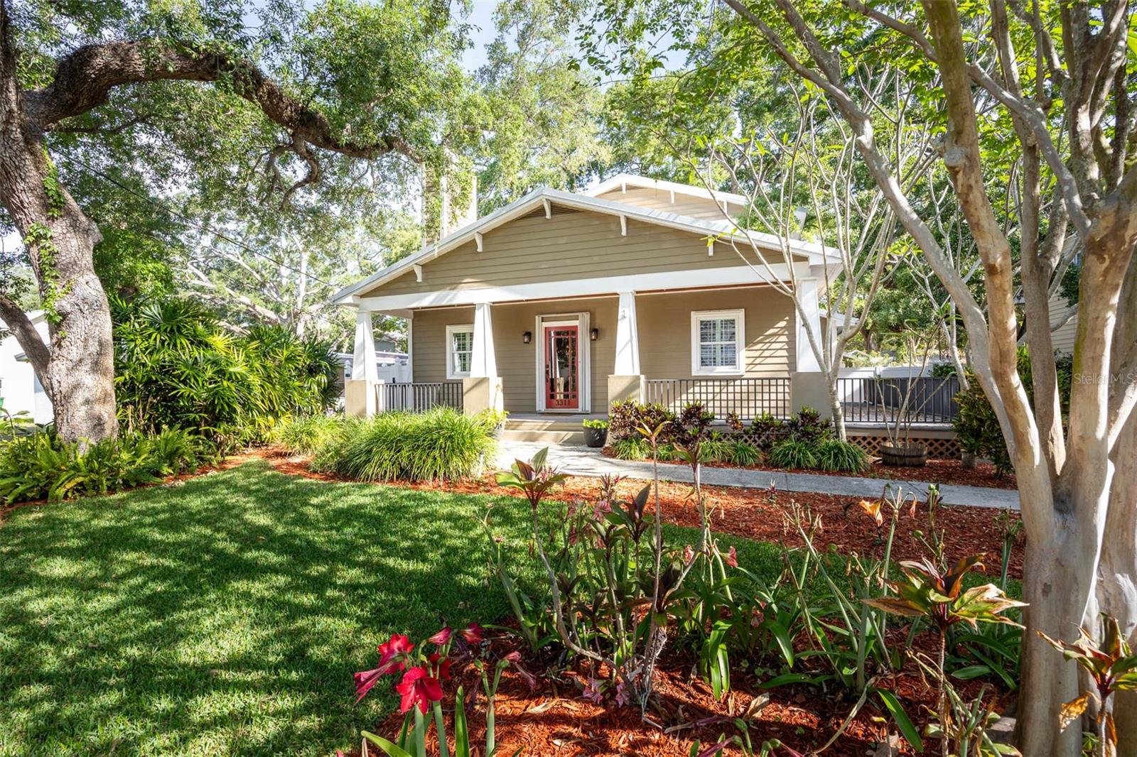 Single Family Residence in TAMPA, FL - Daniel Dourado