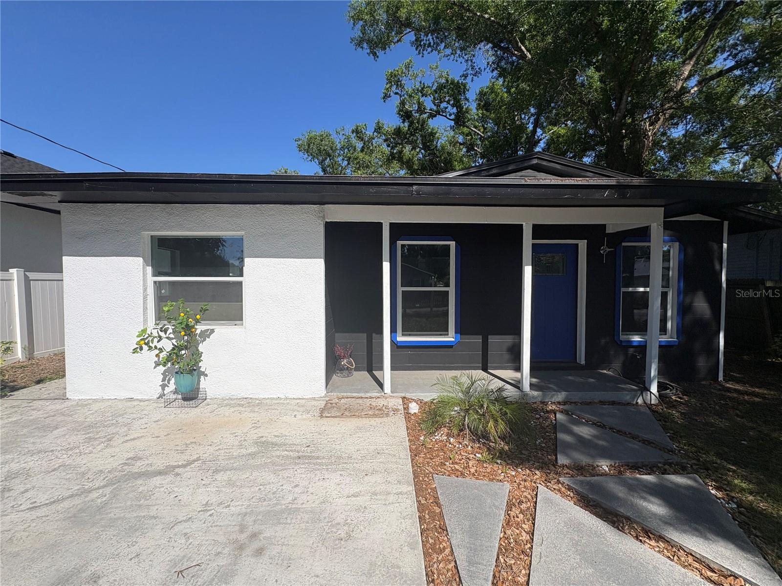 Single Family Residence in TAMPA, FL - Daniel Dourado