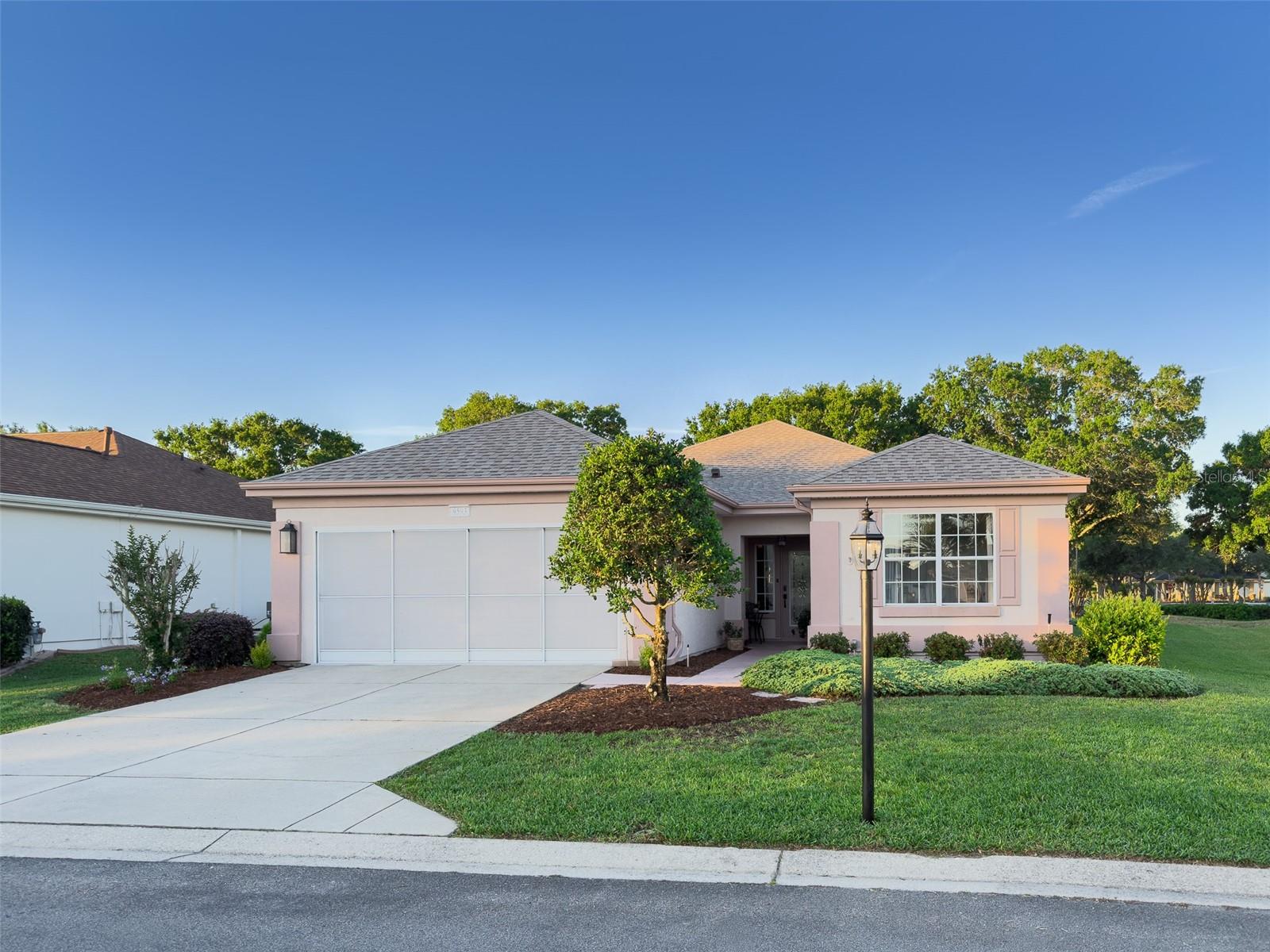 Single Family Residence em SUMMERFIELD, FL - Daniel Dourado