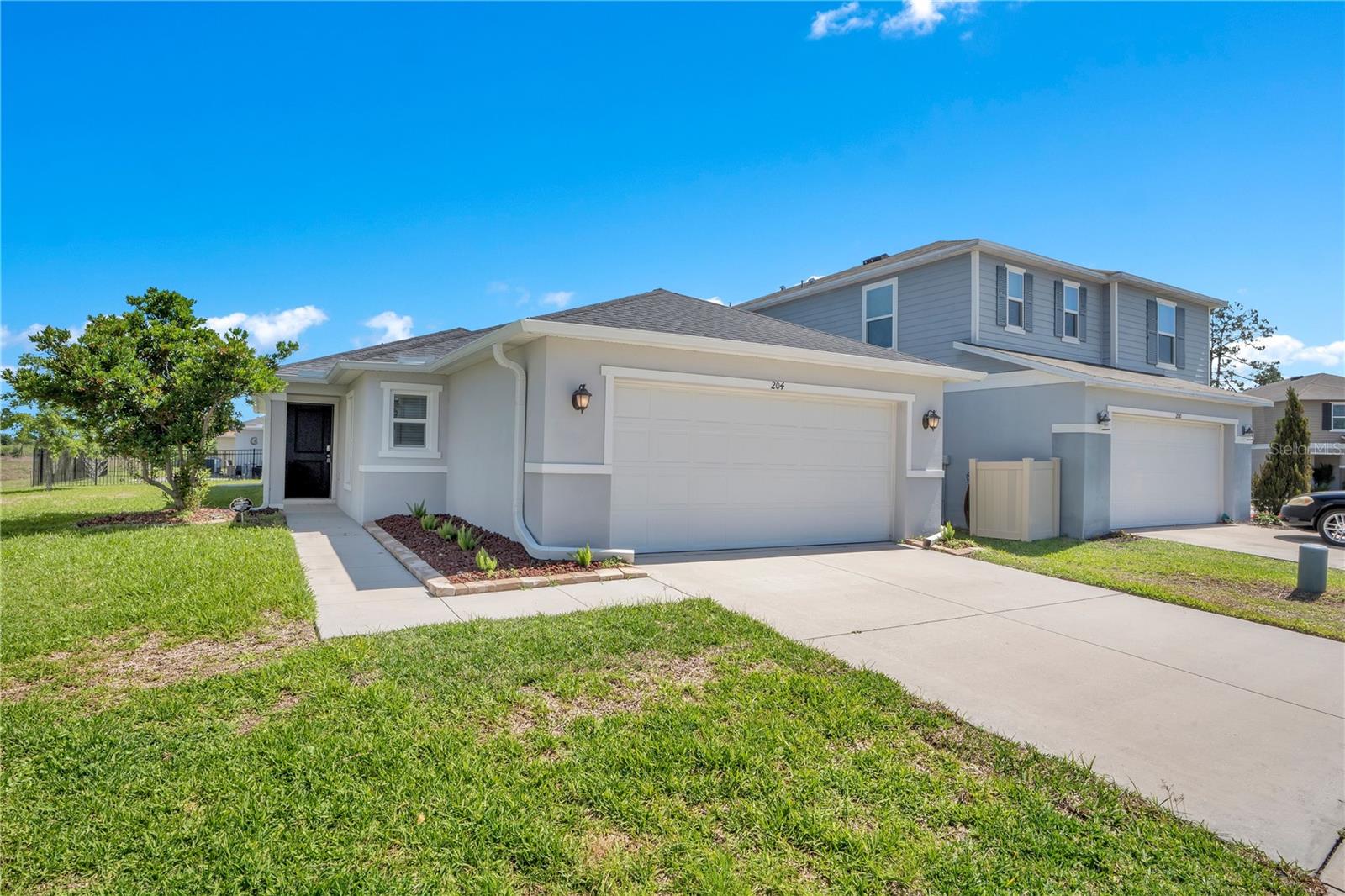 Single Family Residence in DAVENPORT, FL - Daniel Dourado