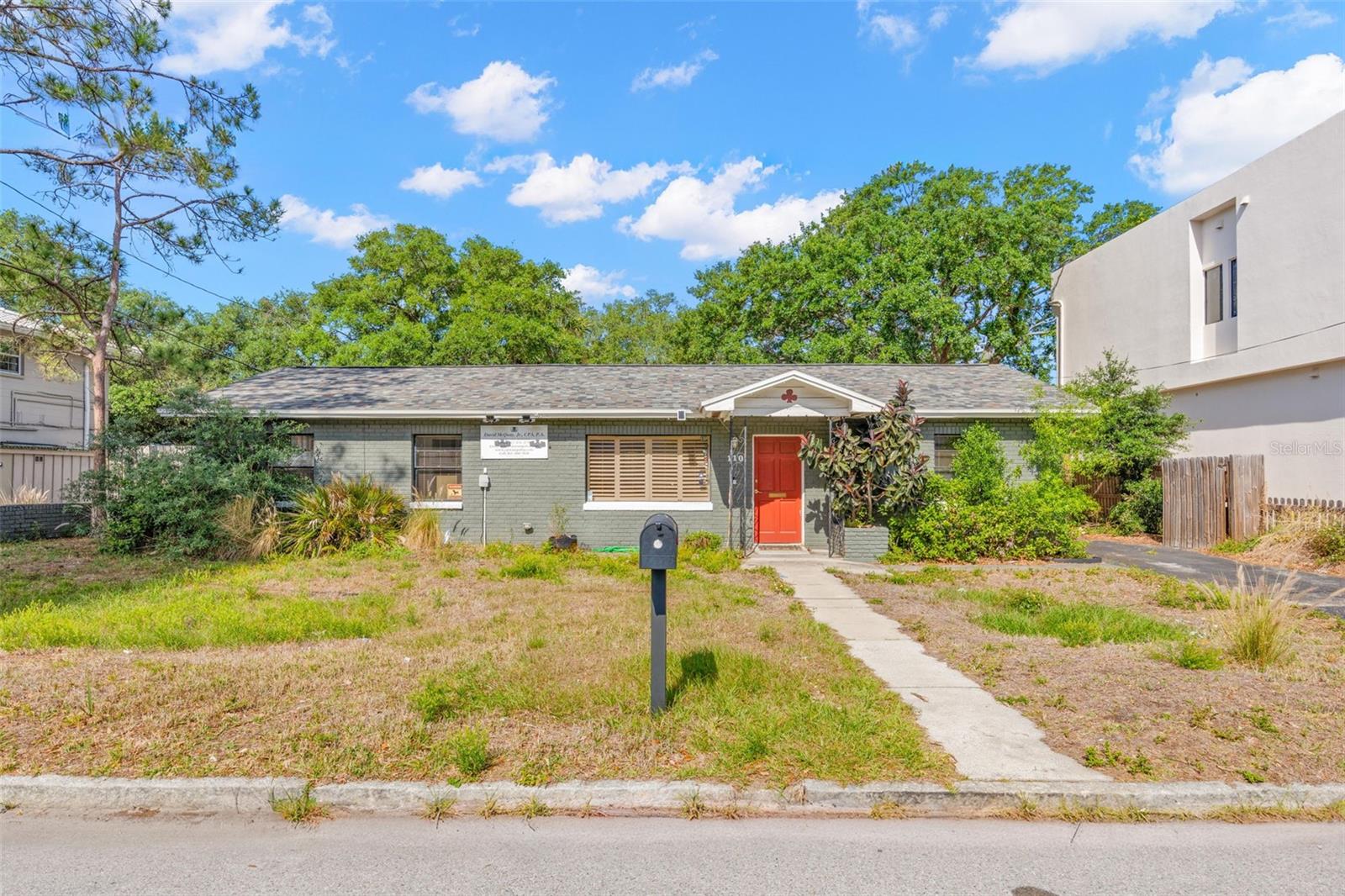 Single Family Residence in TAMPA, FL - Daniel Dourado