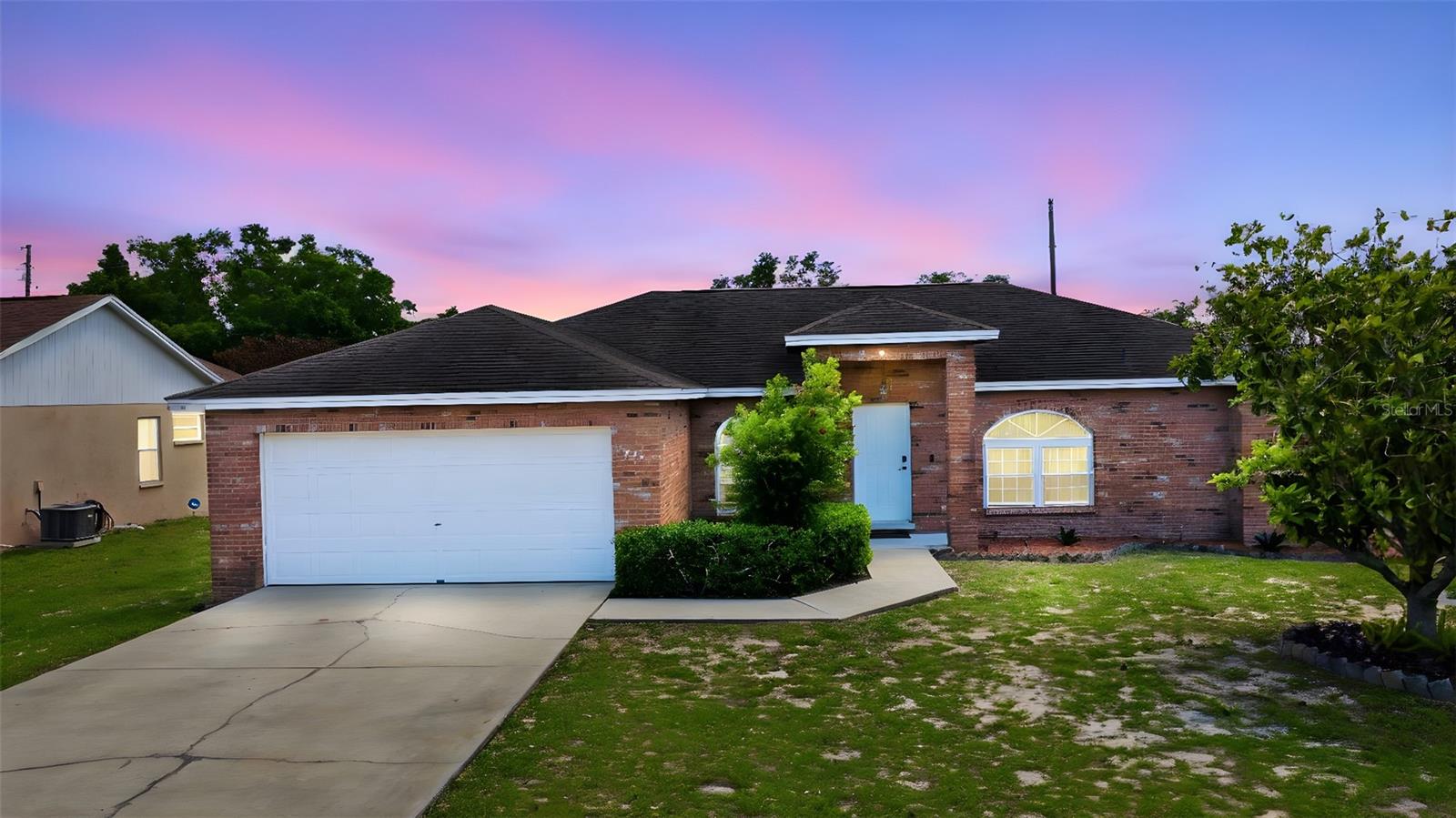 Single Family Residence in LAKE WALES, FL - Daniel Dourado
