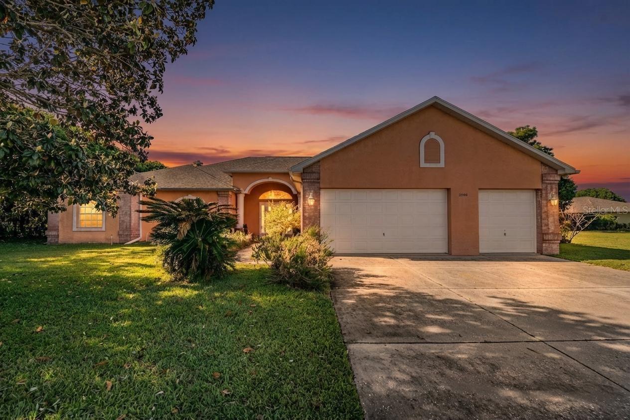 Single Family Residence em SPRING HILL, FL - Daniel Dourado