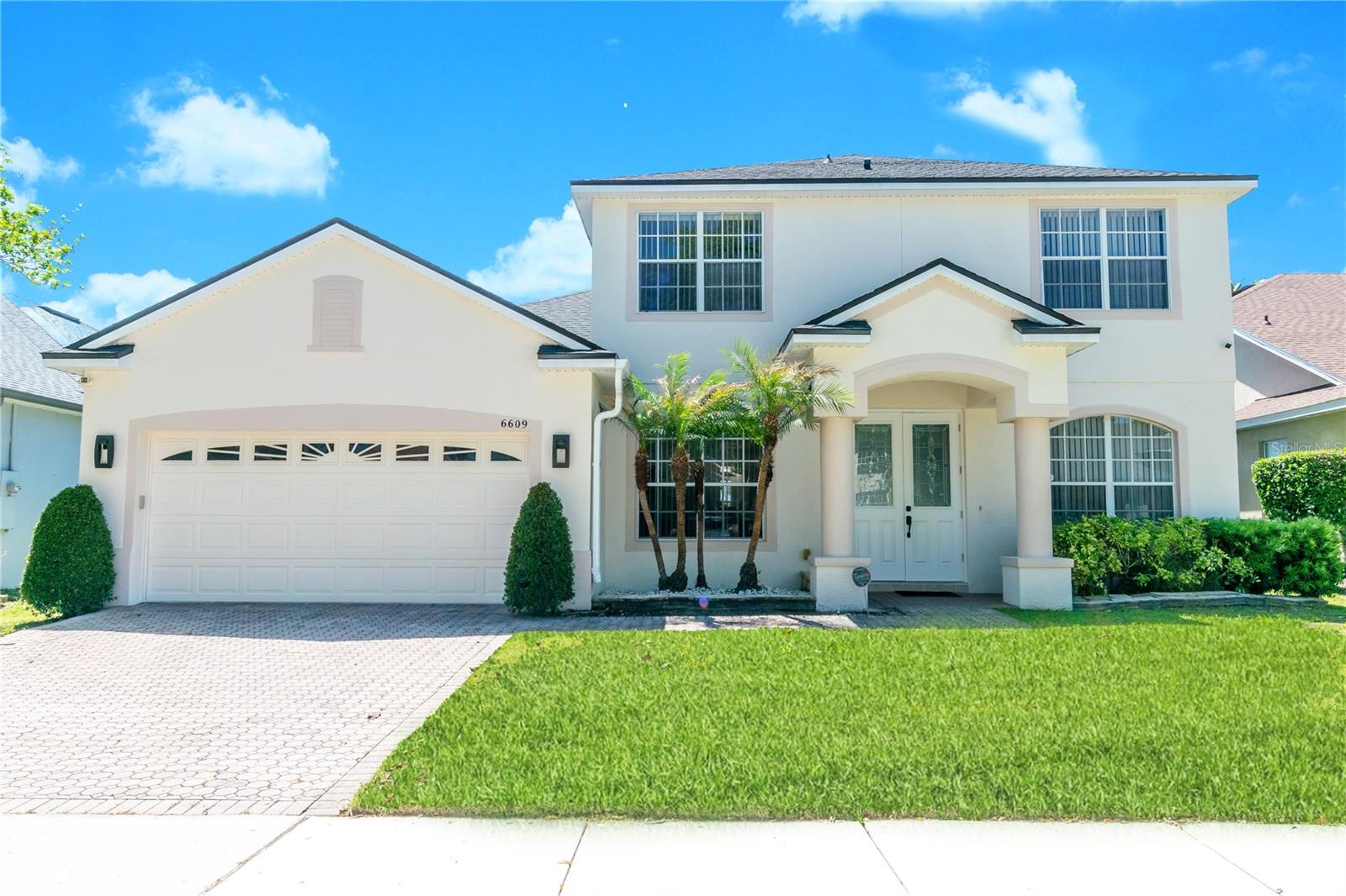 Single Family Residence in ORLANDO, FL - Daniel Dourado
