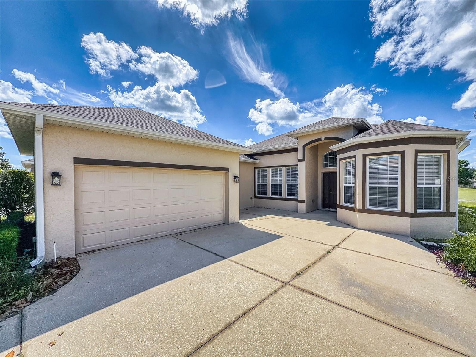 Single Family Residence em SUMMERFIELD, FL - Daniel Dourado