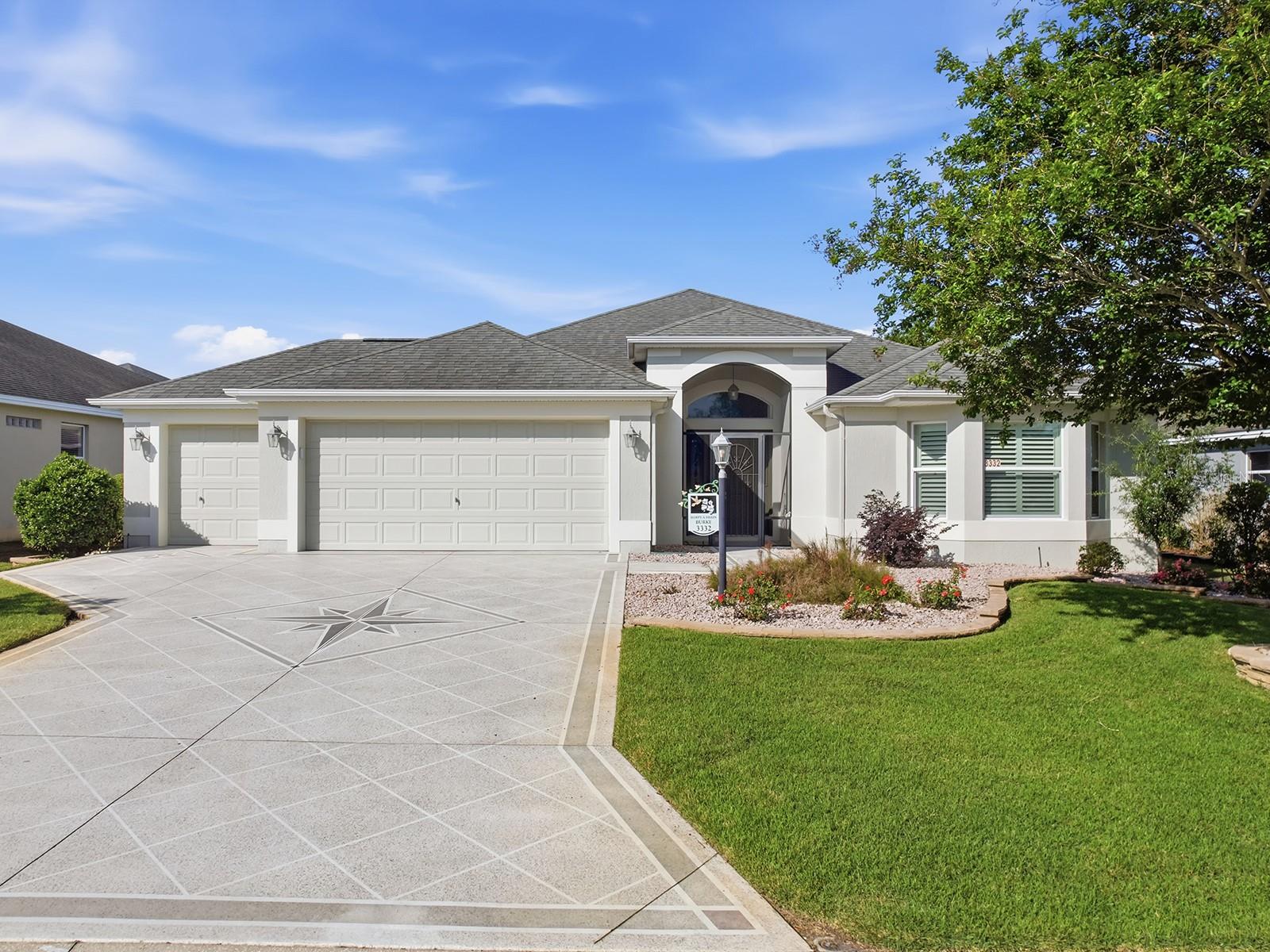 Single Family Residence in THE VILLAGES, FL - Daniel Dourado