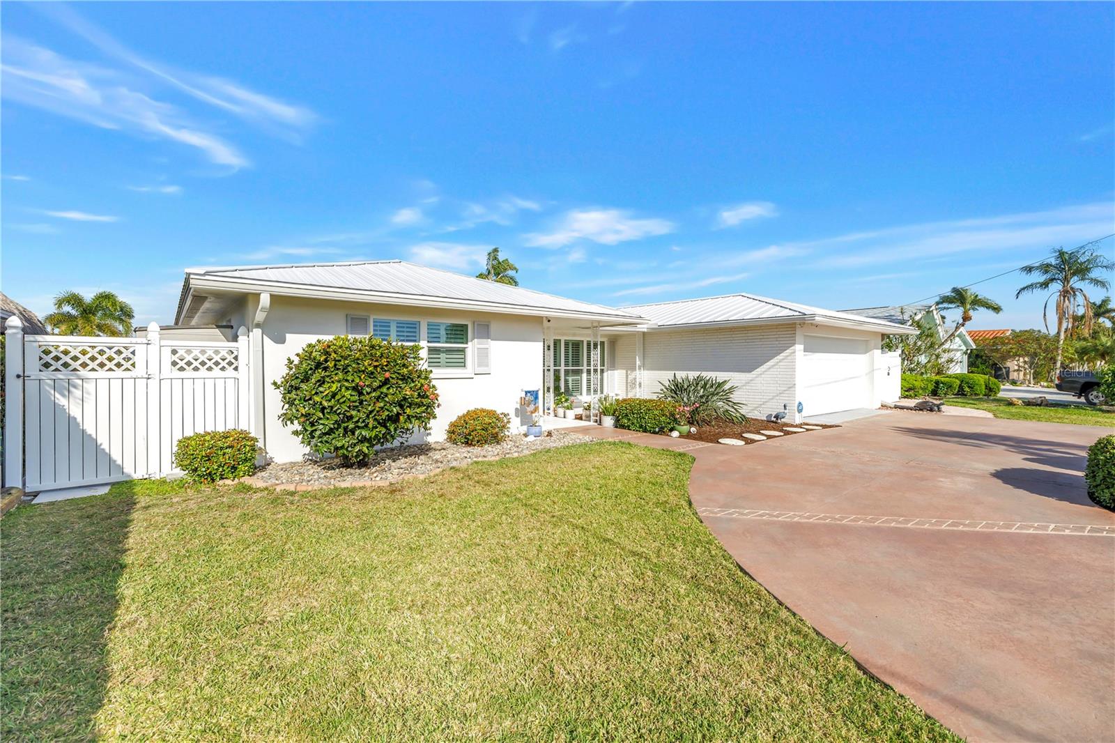 Single Family Residence em TREASURE ISLAND, FL - Daniel Dourado