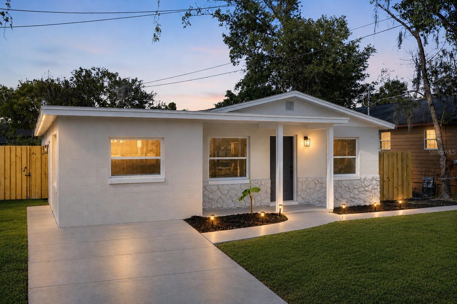 Single Family Residence in SANFORD, FL - Daniel Dourado