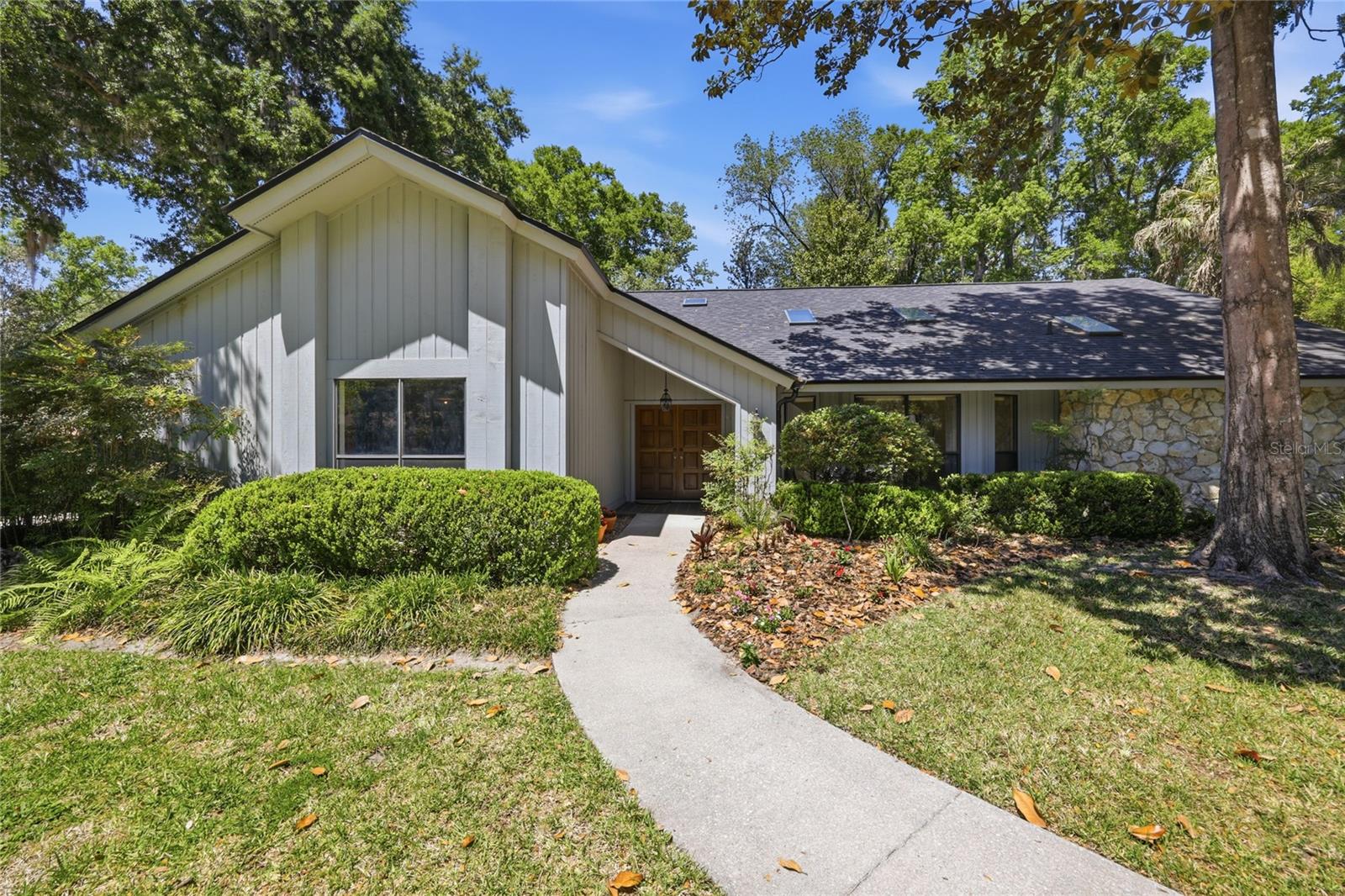 Single Family Residence in GAINESVILLE, FL - Daniel Dourado