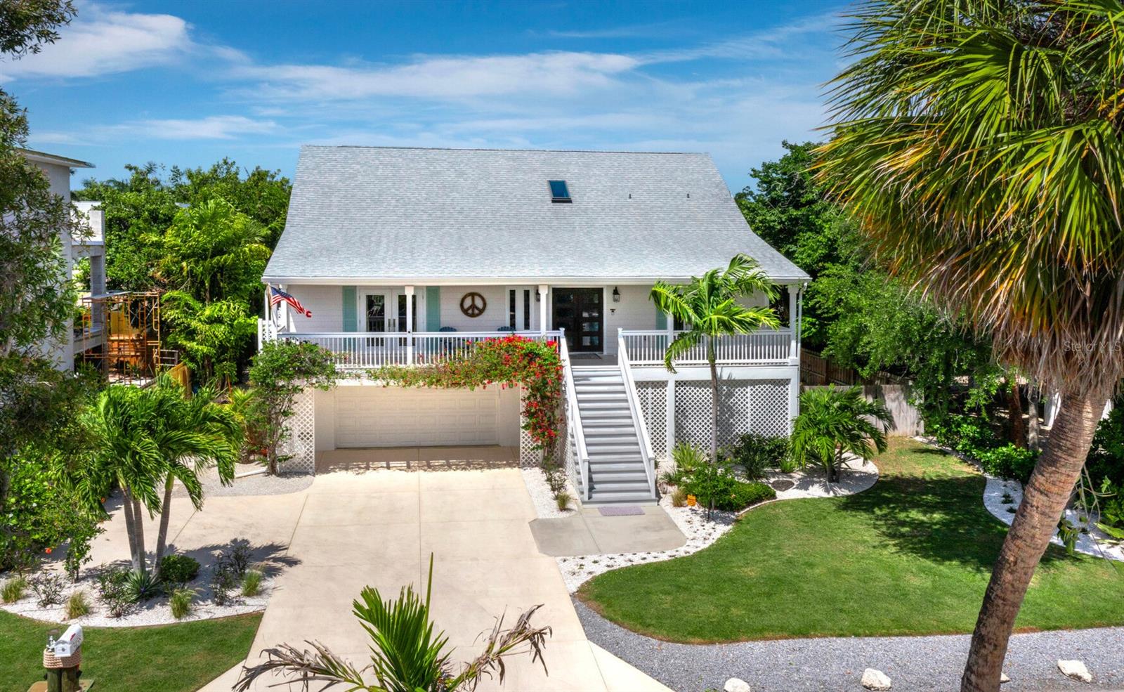 Single Family Residence in SARASOTA, FL - Daniel Dourado