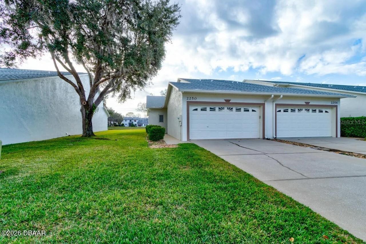 Single Family Residence in NEW SMYRNA BEACH, FL - Daniel Dourado