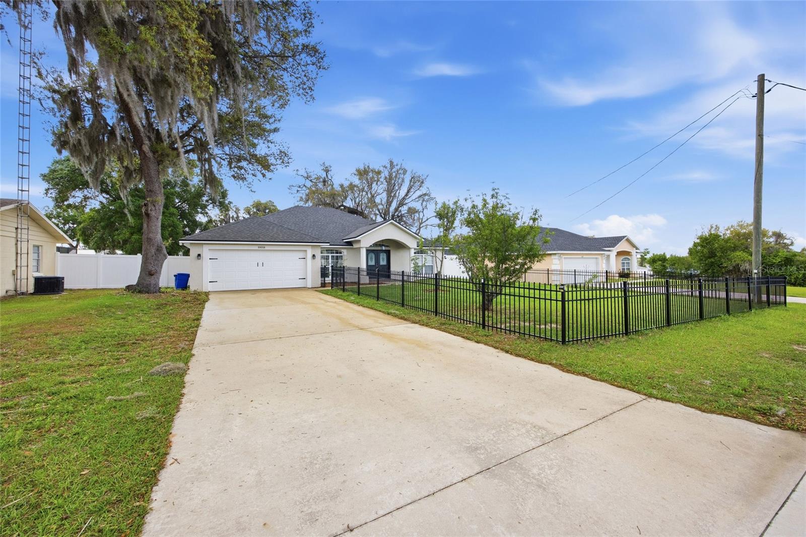 Single Family Residence em BELLEVIEW, FL - Daniel Dourado