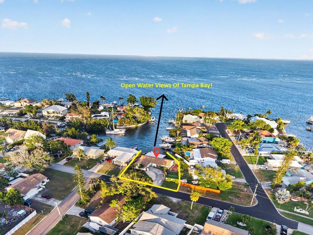 Single Family Residence em ST PETERSBURG, FL - Daniel Dourado