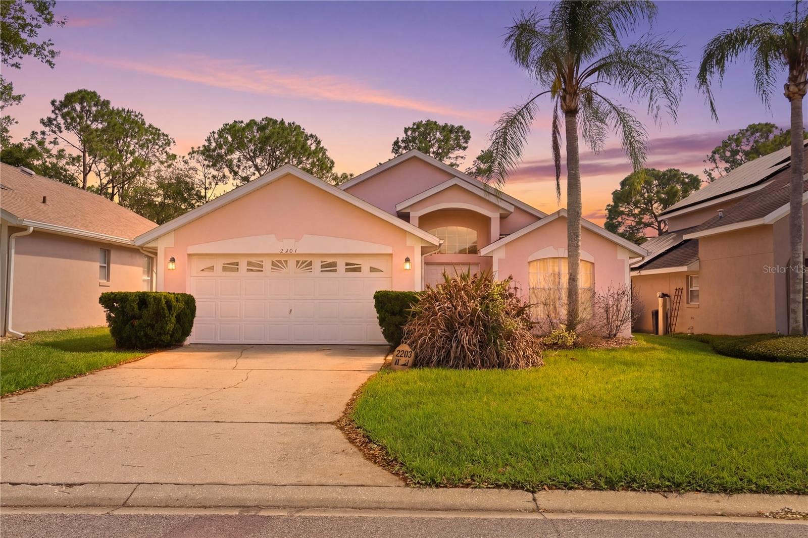 Single Family Residence in HAINES CITY, FL - Daniel Dourado
