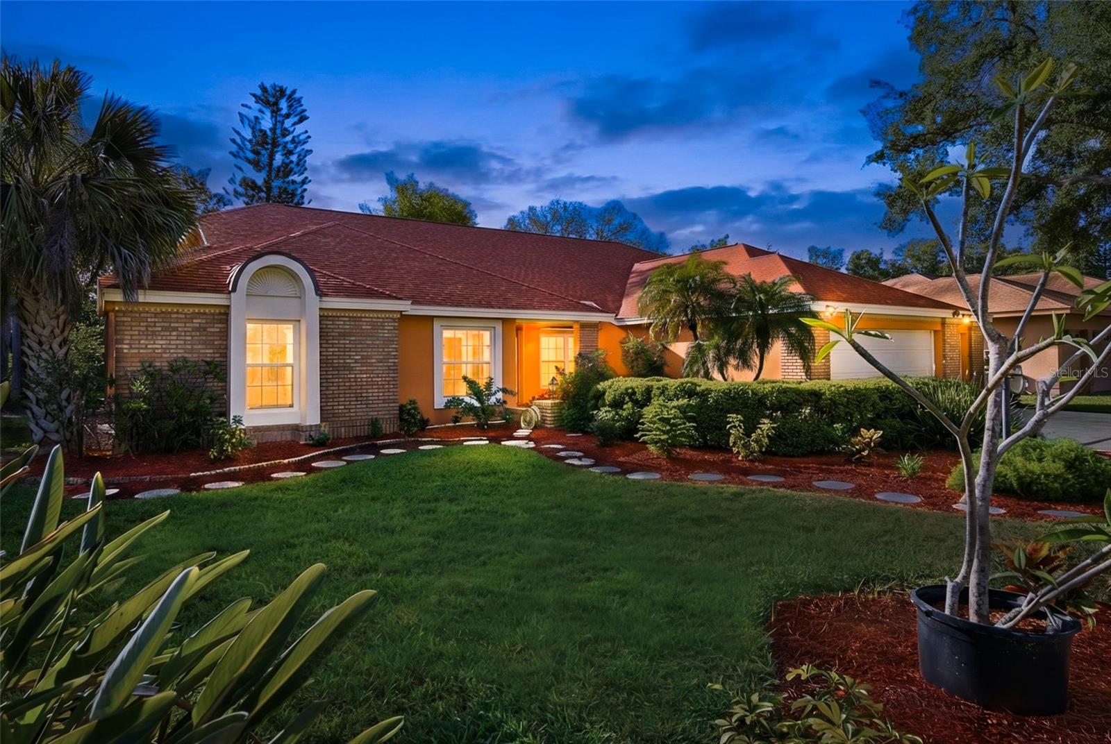 Single Family Residence in DUNEDIN, FL - Daniel Dourado