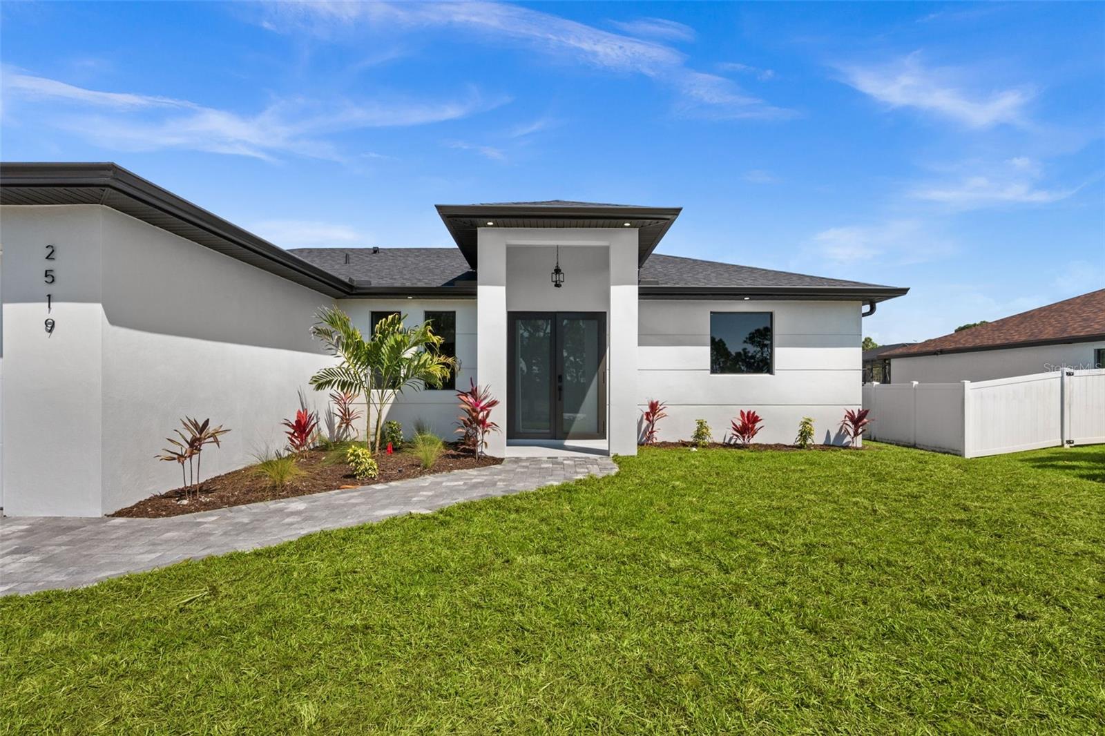 Single Family Residence em CAPE CORAL, FL - Daniel Dourado