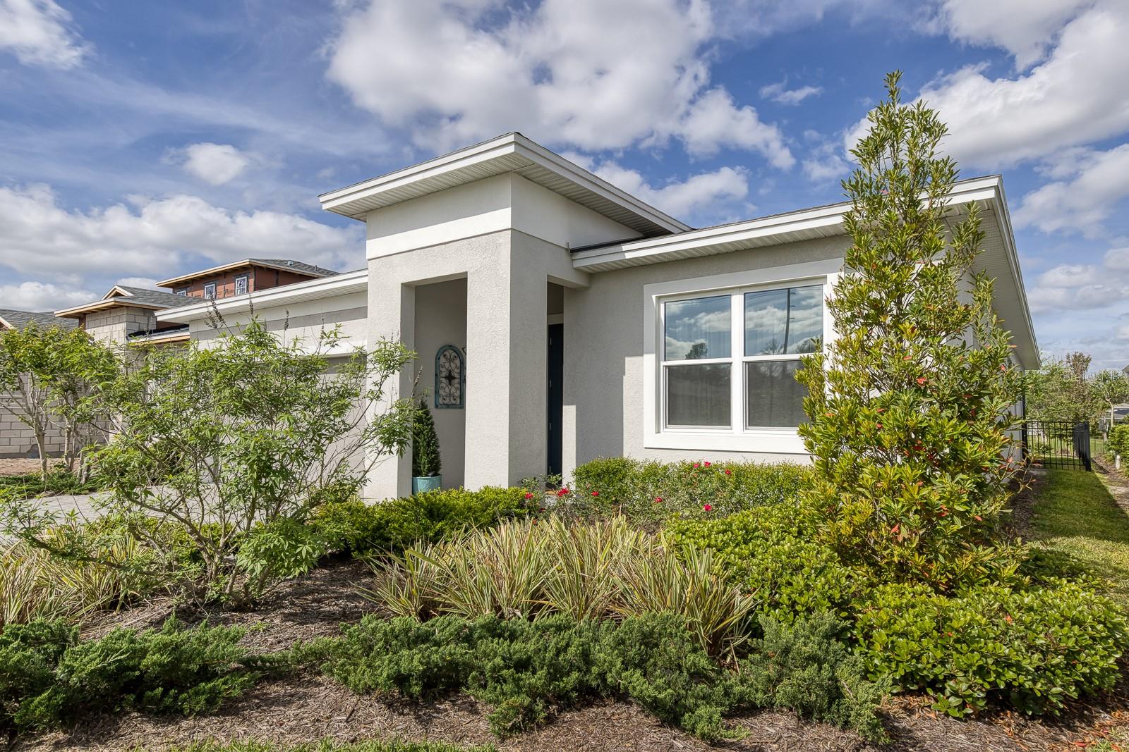 Single Family Residence in DELAND, FL - Daniel Dourado