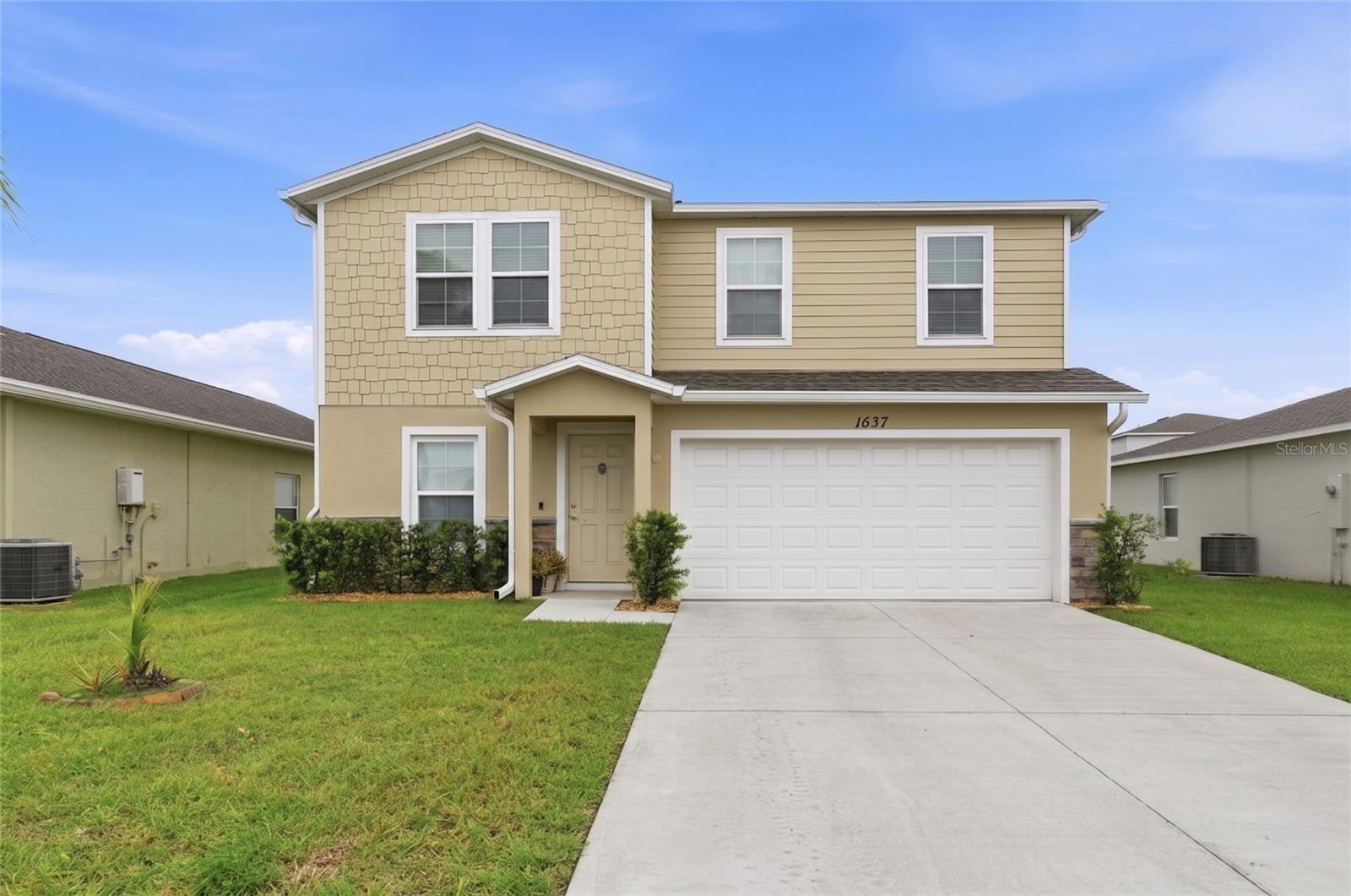 Single Family Residence in SEBRING, FL - Daniel Dourado
