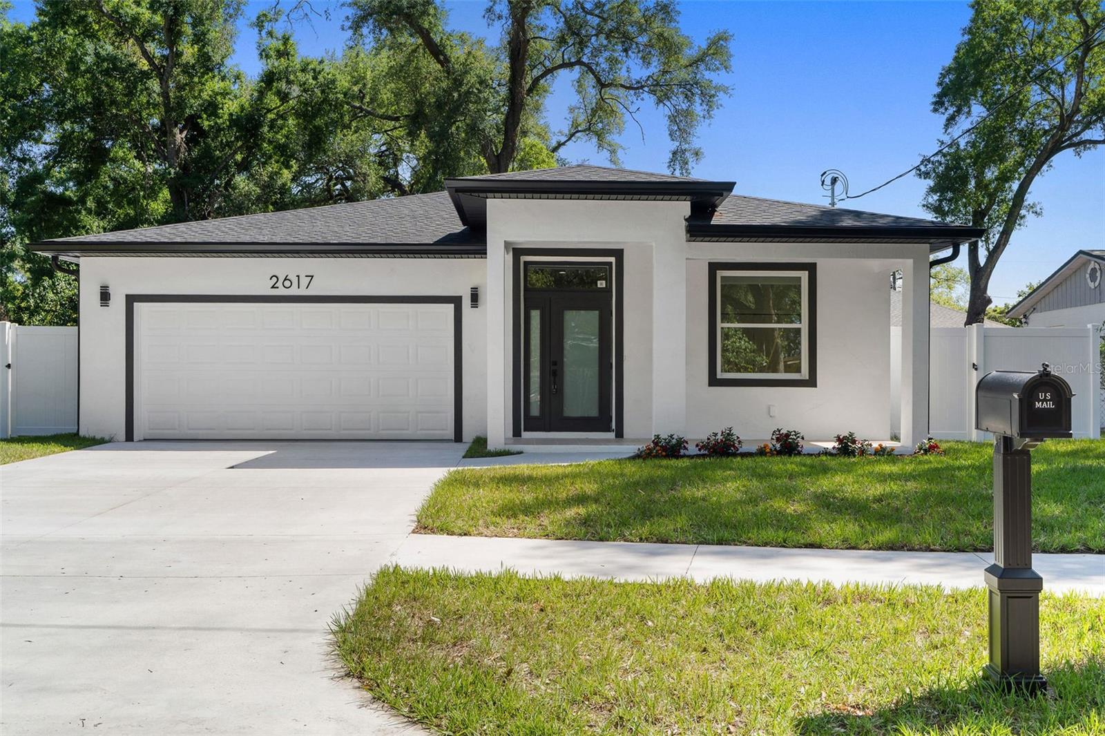 Single Family Residence in TAMPA, FL - Daniel Dourado