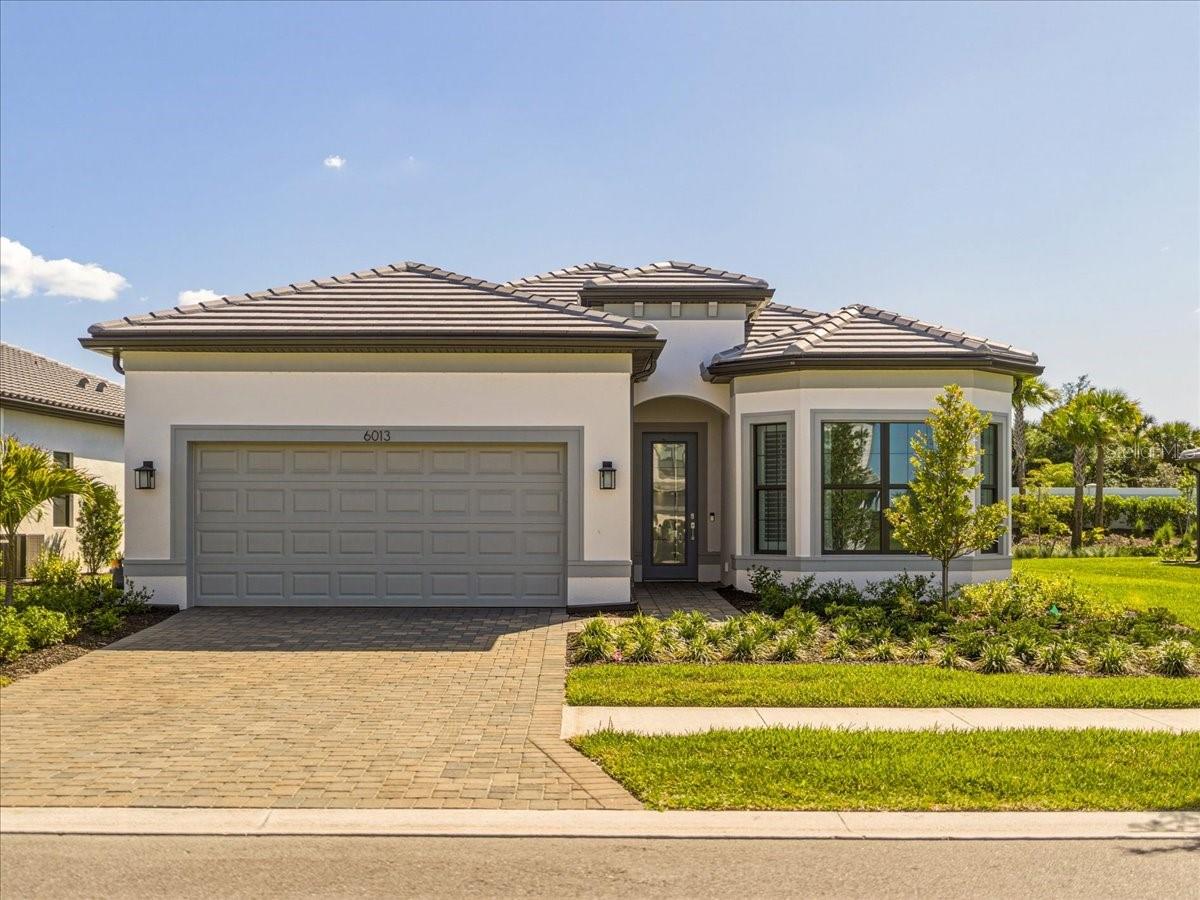 Single Family Residence in NOKOMIS, FL - Daniel Dourado