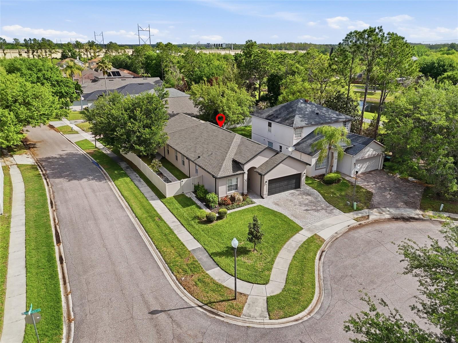 Single Family Residence in ORLANDO, FL - Daniel Dourado