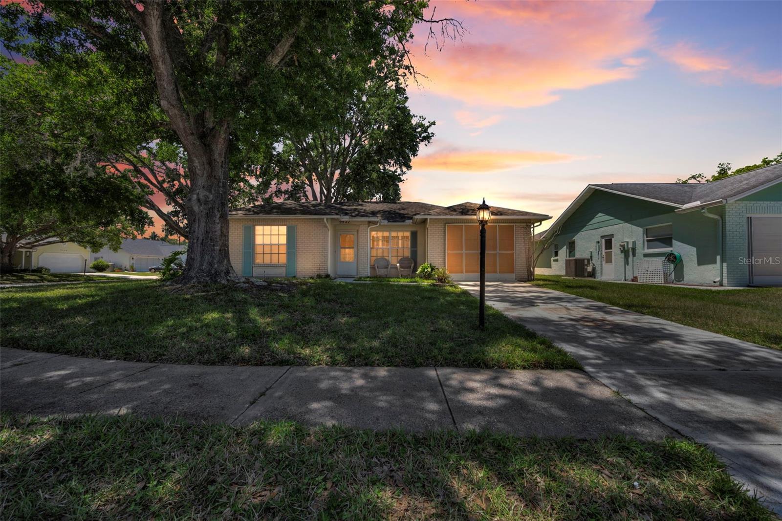 Single Family Residence em NEW PORT RICHEY, FL - Daniel Dourado