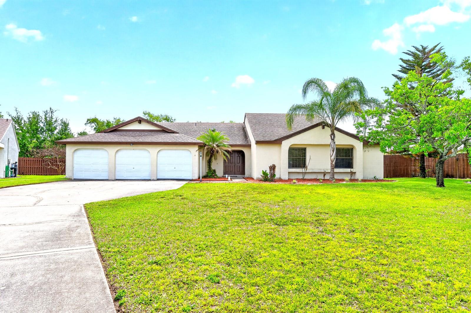Single Family Residence in ORLANDO, FL - Daniel Dourado
