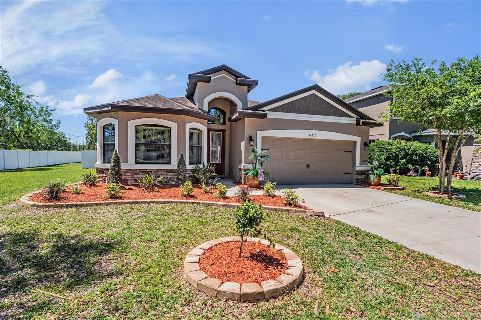 Single Family Residence em SPRING HILL, FL - Daniel Dourado